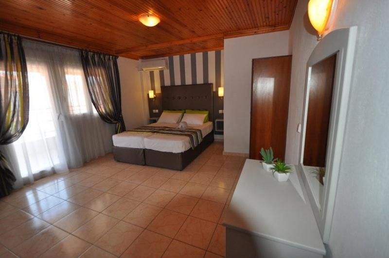 Hotel Asterias ลิเมนาเรีย ภายนอก รูปภาพ